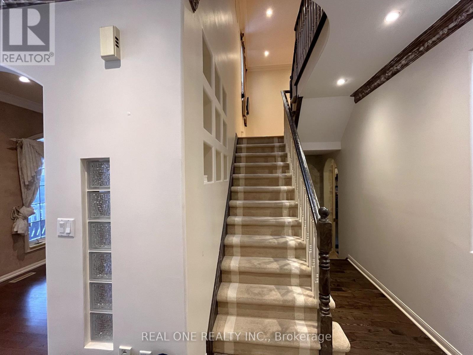 49 Drawbridge Drive, Markham, Ontario  L6C 2B4 - Photo 20 - N12621414