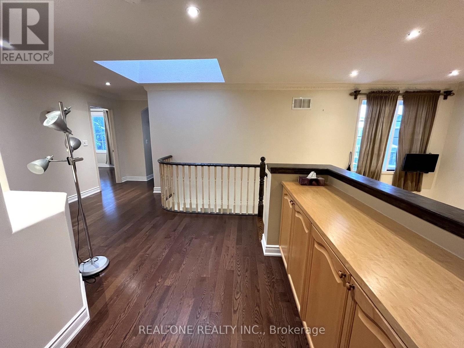 49 Drawbridge Drive, Markham, Ontario  L6C 2B4 - Photo 23 - N12621414