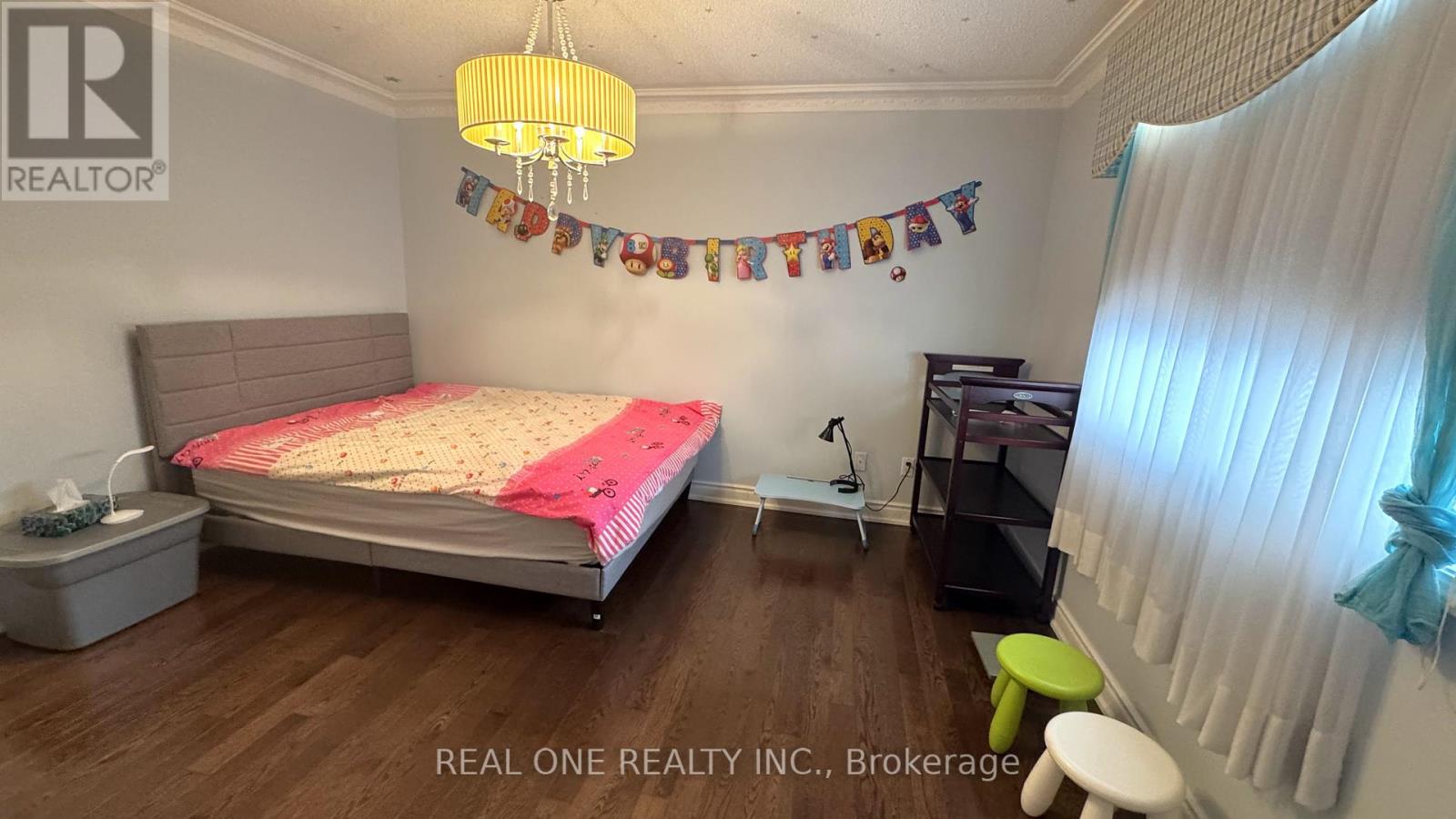 49 Drawbridge Drive, Markham, Ontario  L6C 2B4 - Photo 34 - N12621414