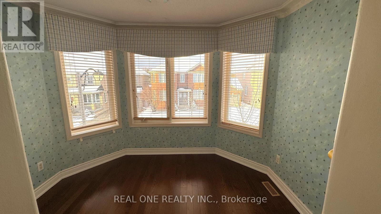 49 Drawbridge Drive, Markham, Ontario  L6C 2B4 - Photo 35 - N12621414