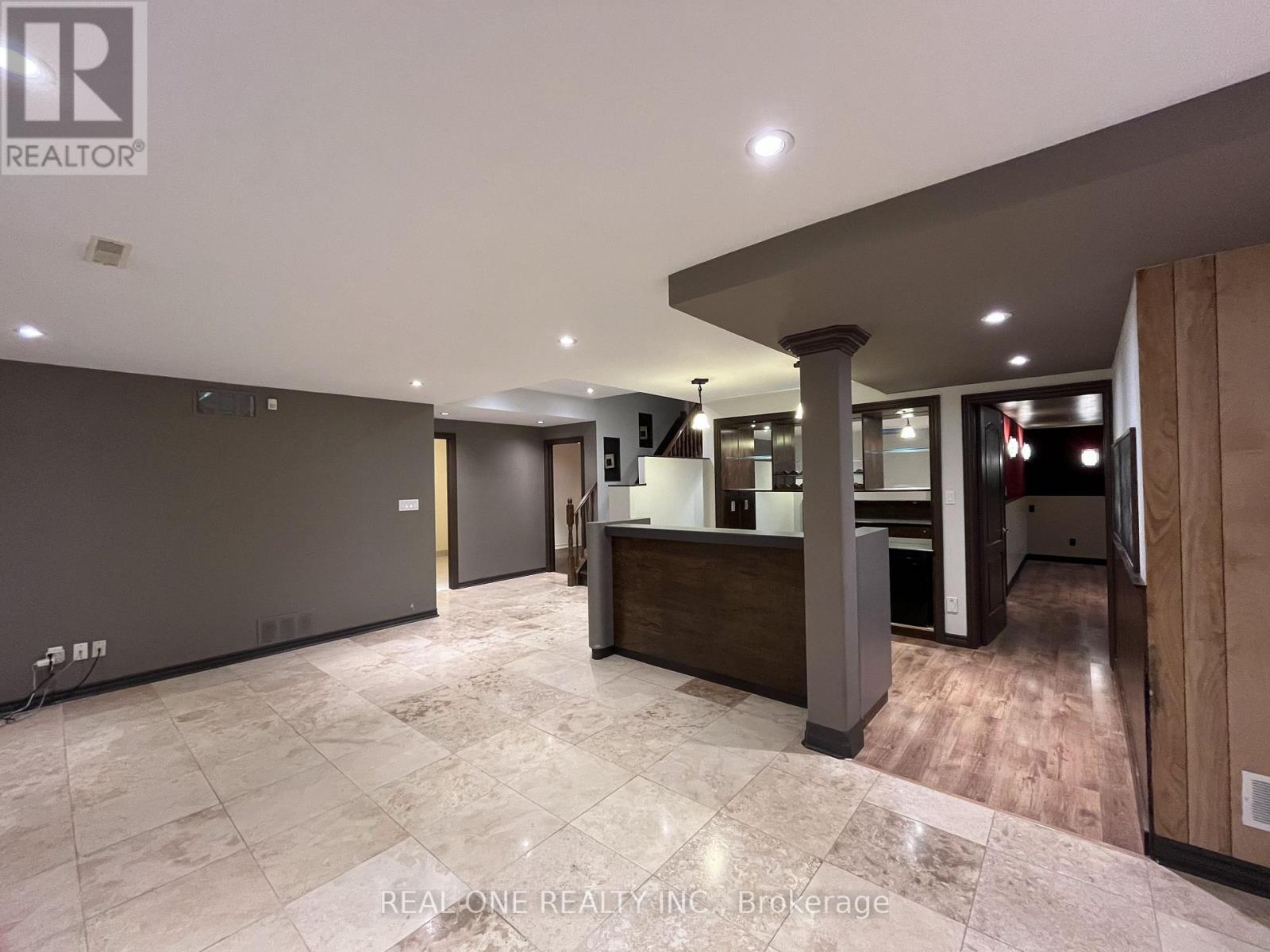 49 Drawbridge Drive, Markham, Ontario  L6C 2B4 - Photo 41 - N12621414