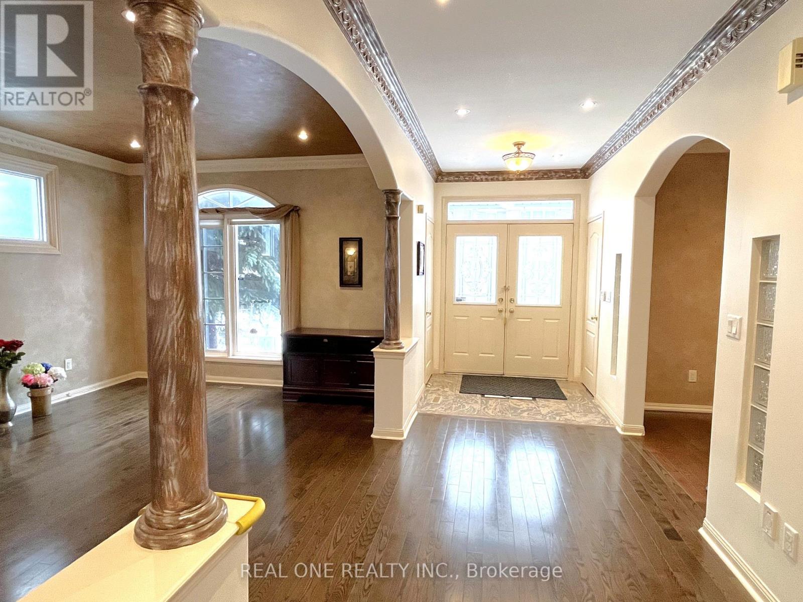 49 Drawbridge Drive, Markham, Ontario  L6C 2B4 - Photo 7 - N12621414