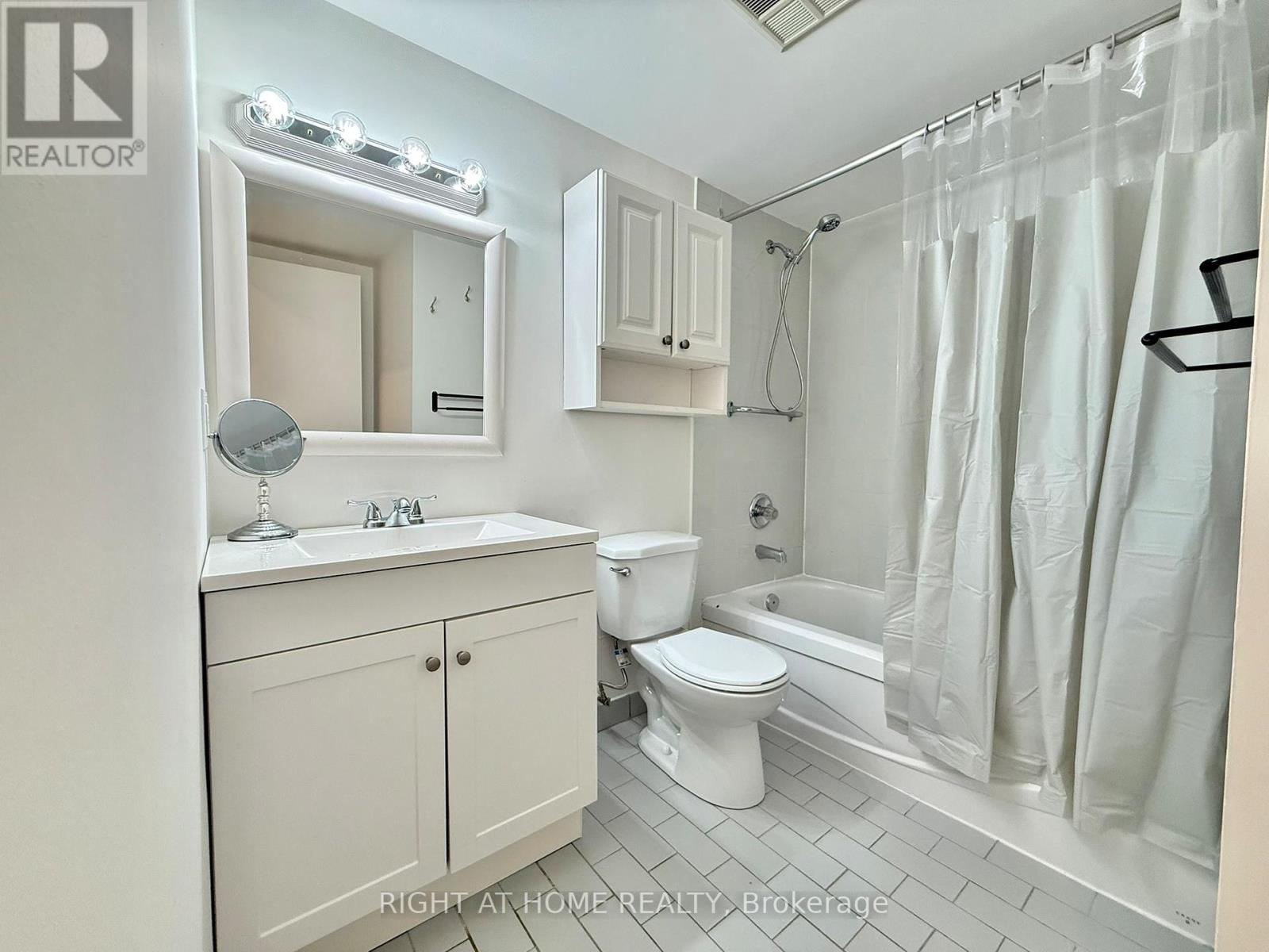 116 - 326 Major Mackenzie Drive E, Richmond Hill, Ontario L4C 8T4 - Photo 18 - N12621556