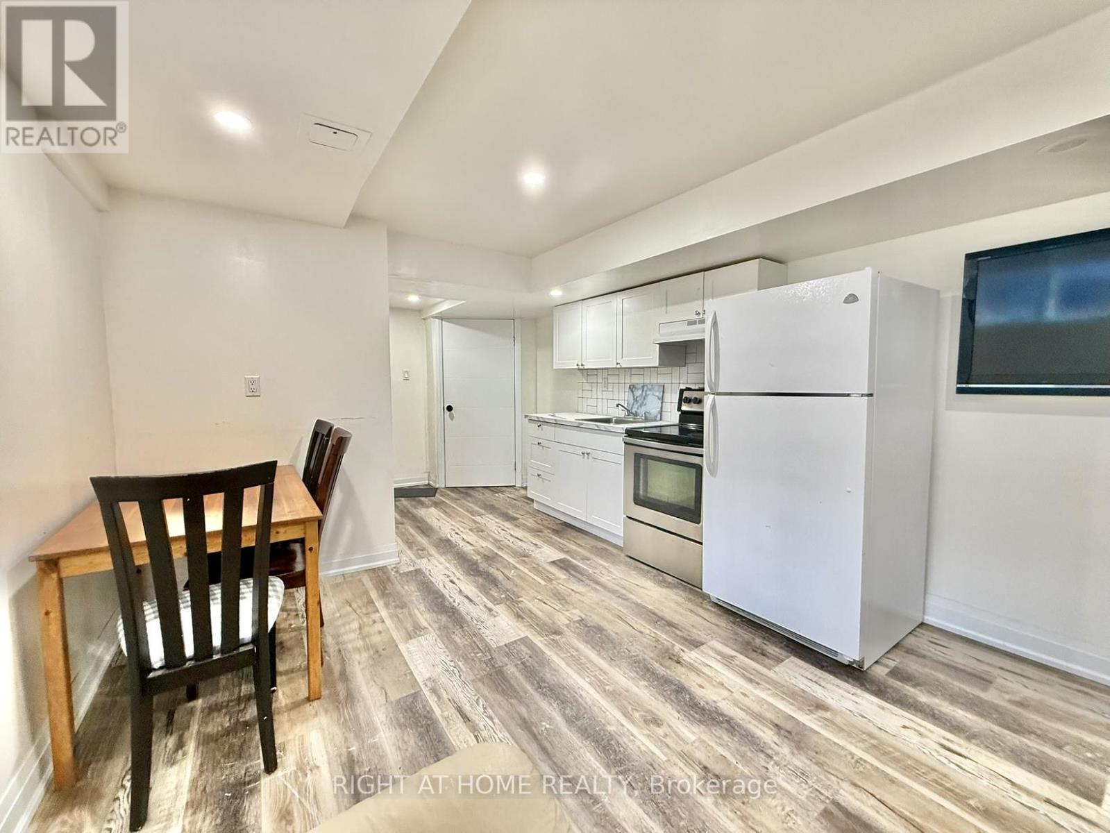 Bsmt 1 - 116 Cherrywood Drive, Newmarket, Ontario  L3Y 2X7 - Photo 7 - N12621572