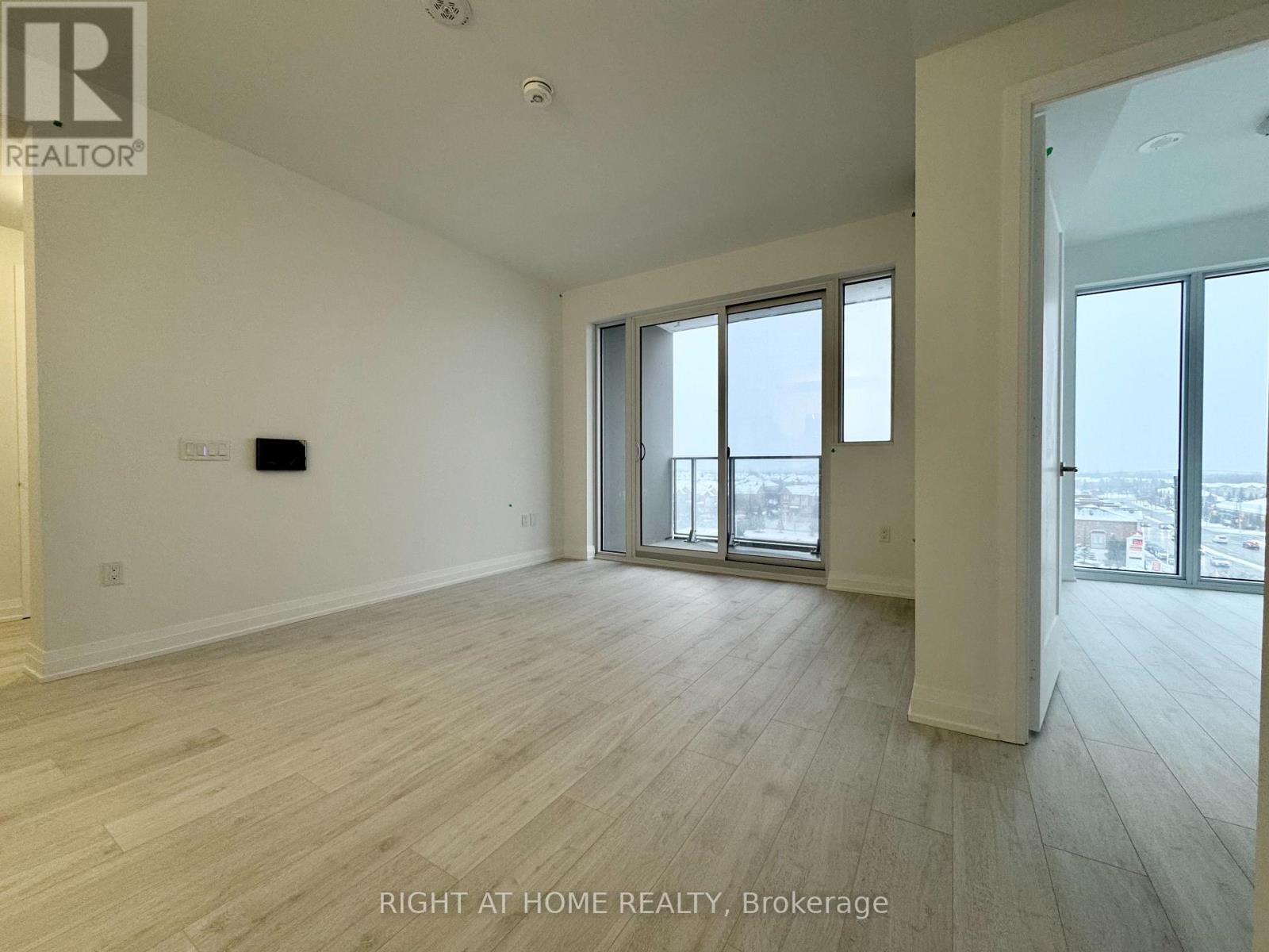 614 - 412 Silver Maple Road, Oakville, Ontario  L6H 7X8 - Photo 4 - W12621516