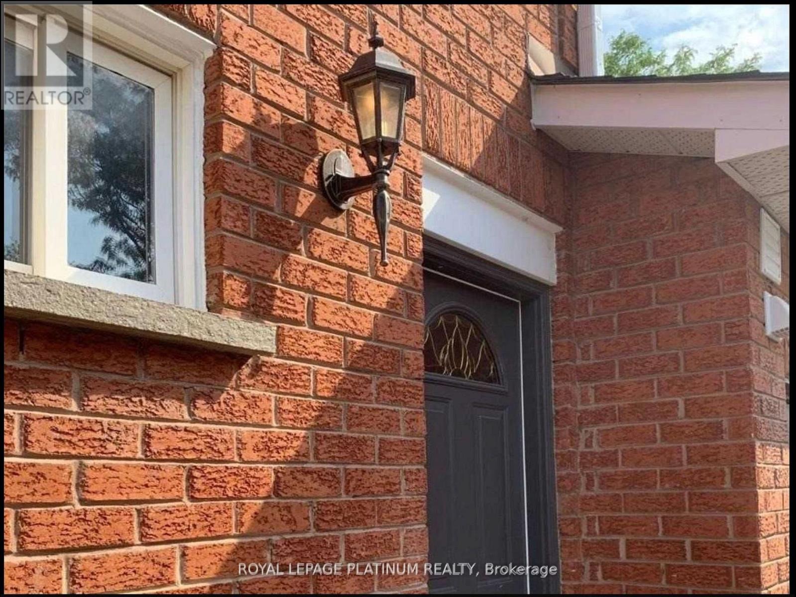 Legal Basement - 1540 Manorbrook Court, Mississauga, Ontario  L5M 4A8 - Photo 11 - W12621624