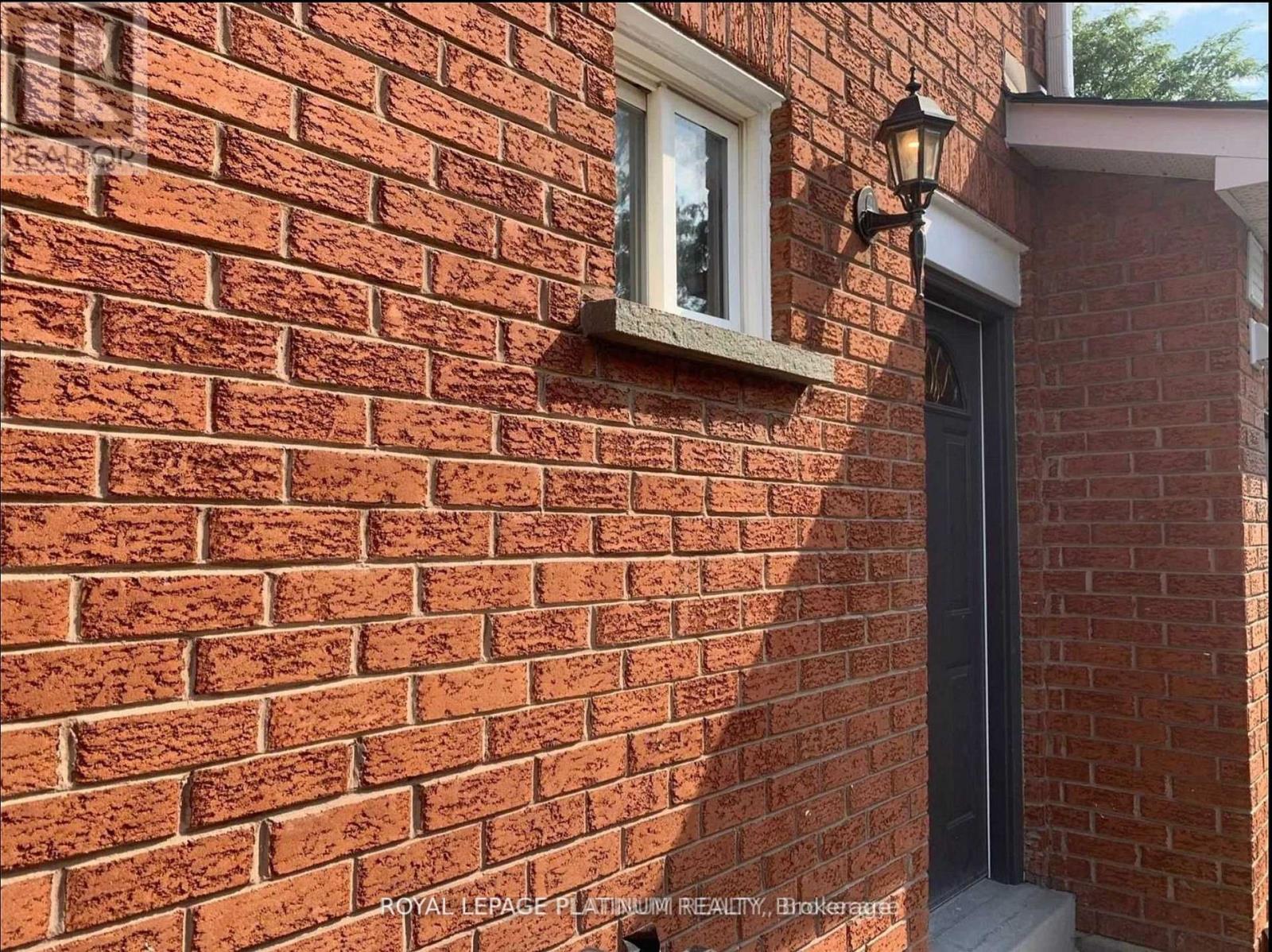 Legal Basement - 1540 Manorbrook Court, Mississauga, Ontario  L5M 4A8 - Photo 3 - W12621624