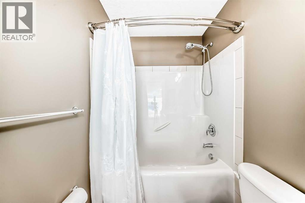 136 Aspenmere Close, Chestermere, Alberta  T1X 0C3 - Photo 38 - A2272438