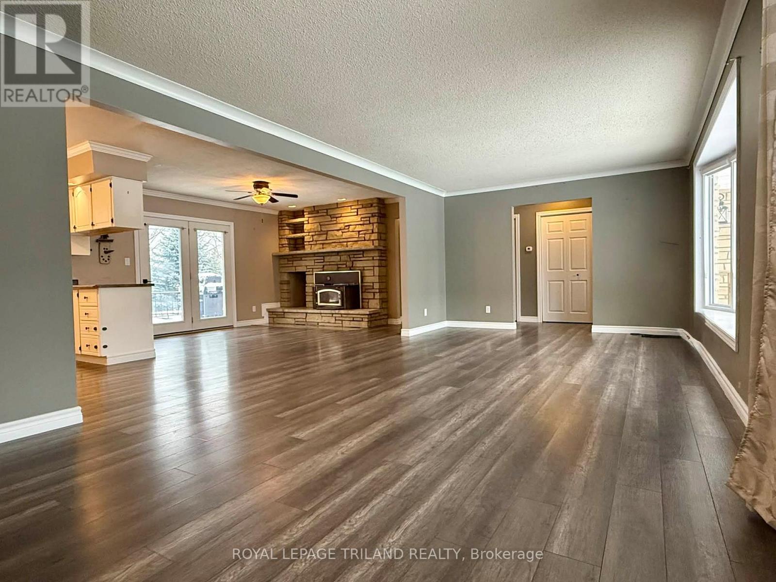 102 Ontario Street, Lambton Shores, Ontario  N0M 2N0 - Photo 10 - X12622726