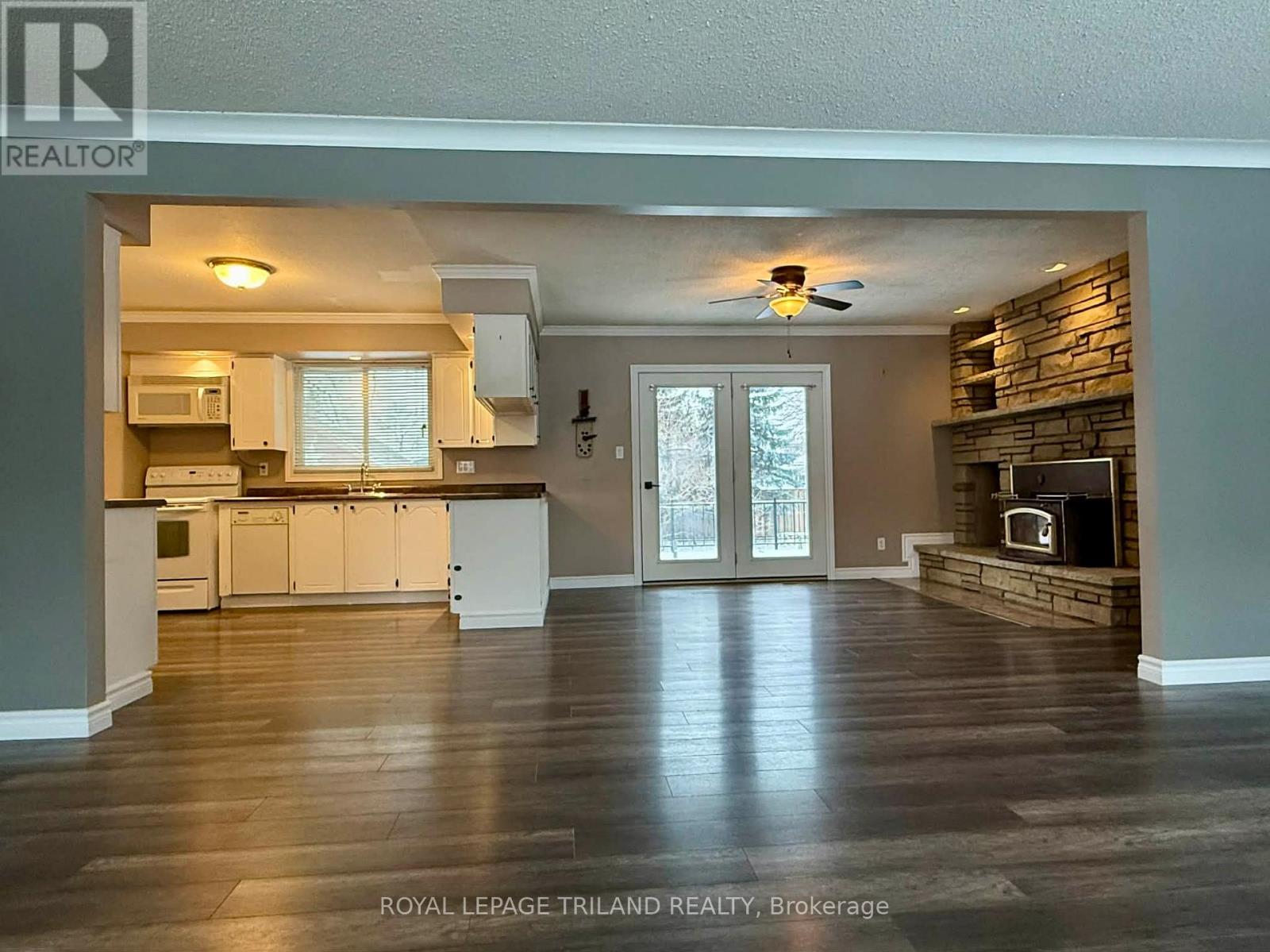 102 Ontario Street, Lambton Shores, Ontario  N0M 2N0 - Photo 16 - X12622726