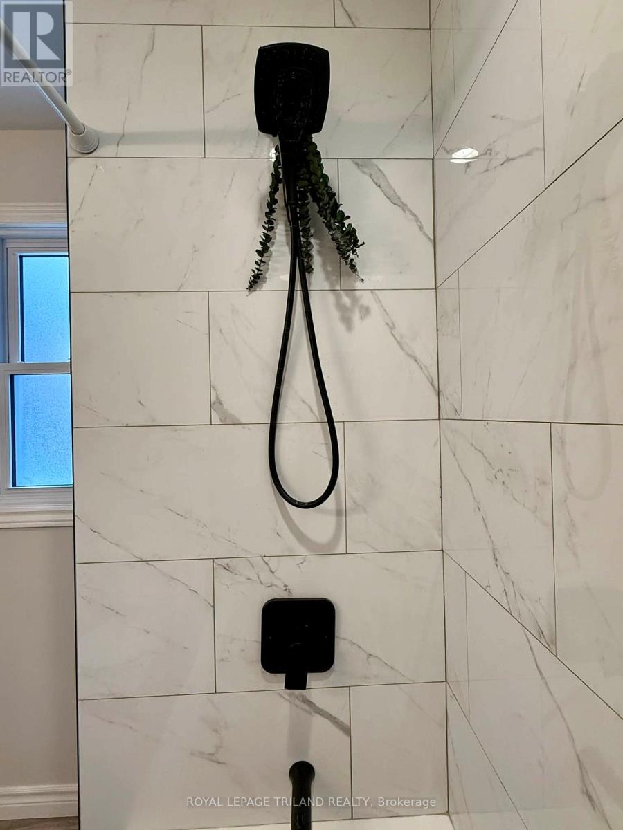 102 Ontario Street, Lambton Shores, Ontario  N0M 2N0 - Photo 28 - X12622726