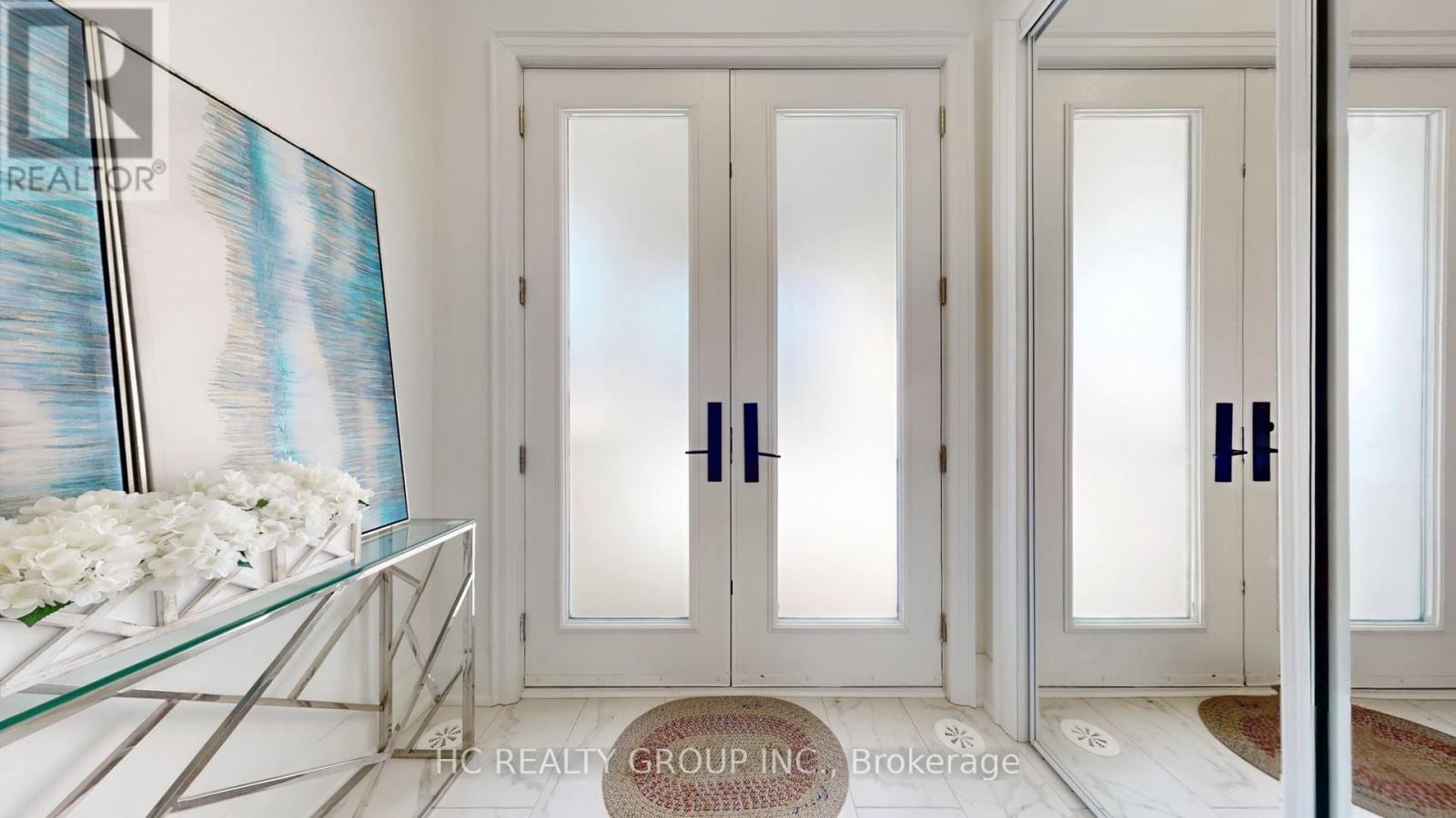 3325 Taha Gardens, Oakville, Ontario  L6M 5S1 - Photo 3 - W12622040