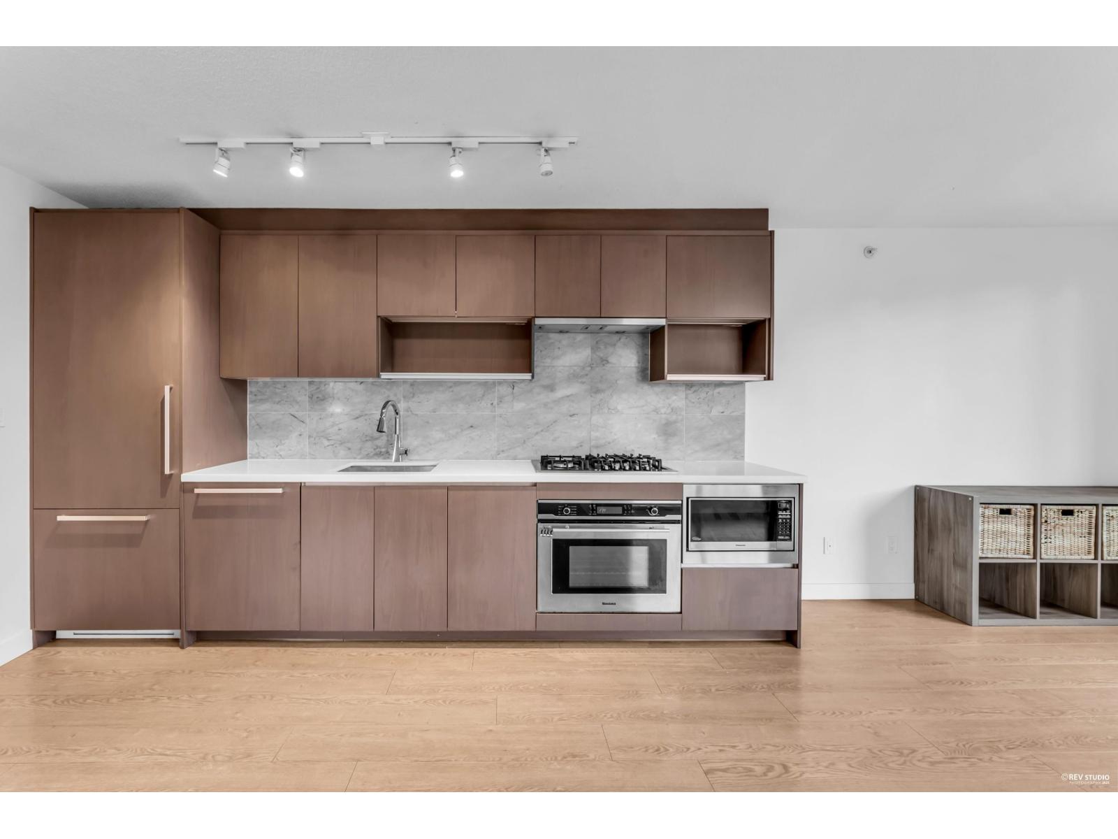 812 13750 100 Avenue, Surrey, British Columbia V3T 0L3 - Photo 1 - R3073345