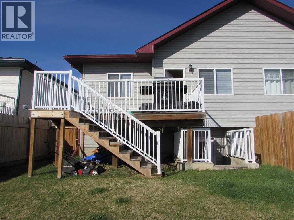 742 Carriage Lane Drive, Carstairs, Alberta T0M 0N0 - Photo 2 - A2264849