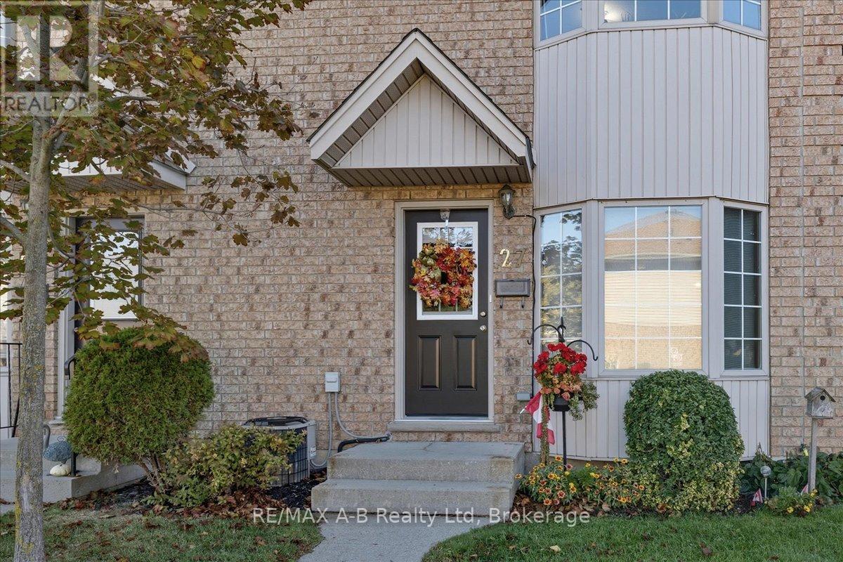 27 - 20 Southvale Road, St. Marys, Ontario  N4A 1E9 - Photo 2 - X12626586