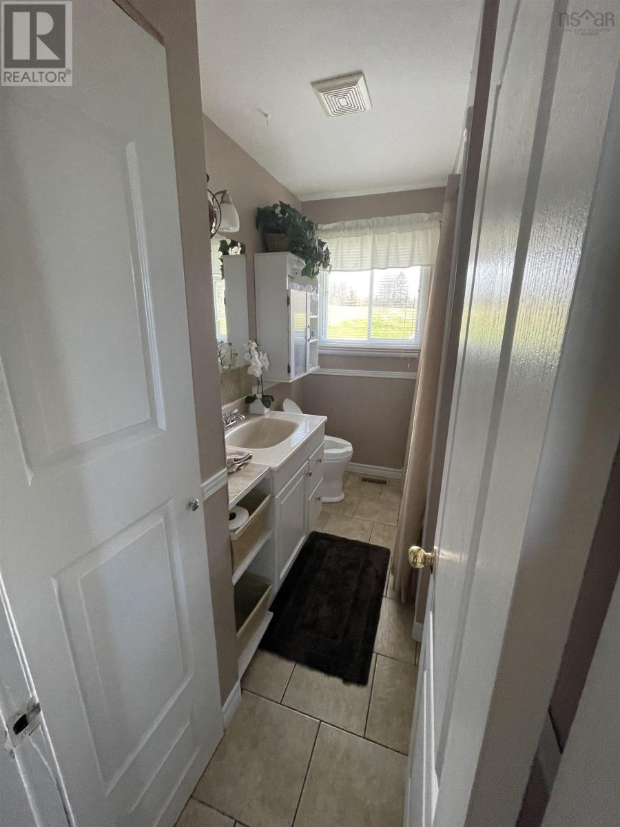 390 Beaver Bank Road, Beaver Bank, Nova Scotia B4E 1K4 - Photo 10 - 202529043