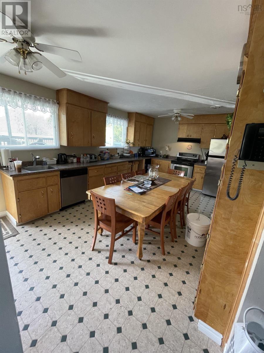 390 Beaver Bank Road, Beaver Bank, Nova Scotia B4E 1K4 - Photo 4 - 202529043