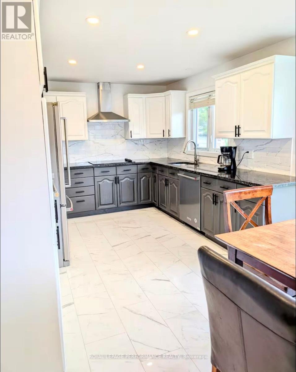 1646 Sunview Drive, Ottawa, Ontario  K1C 5C5 - Photo 12 - X12616150