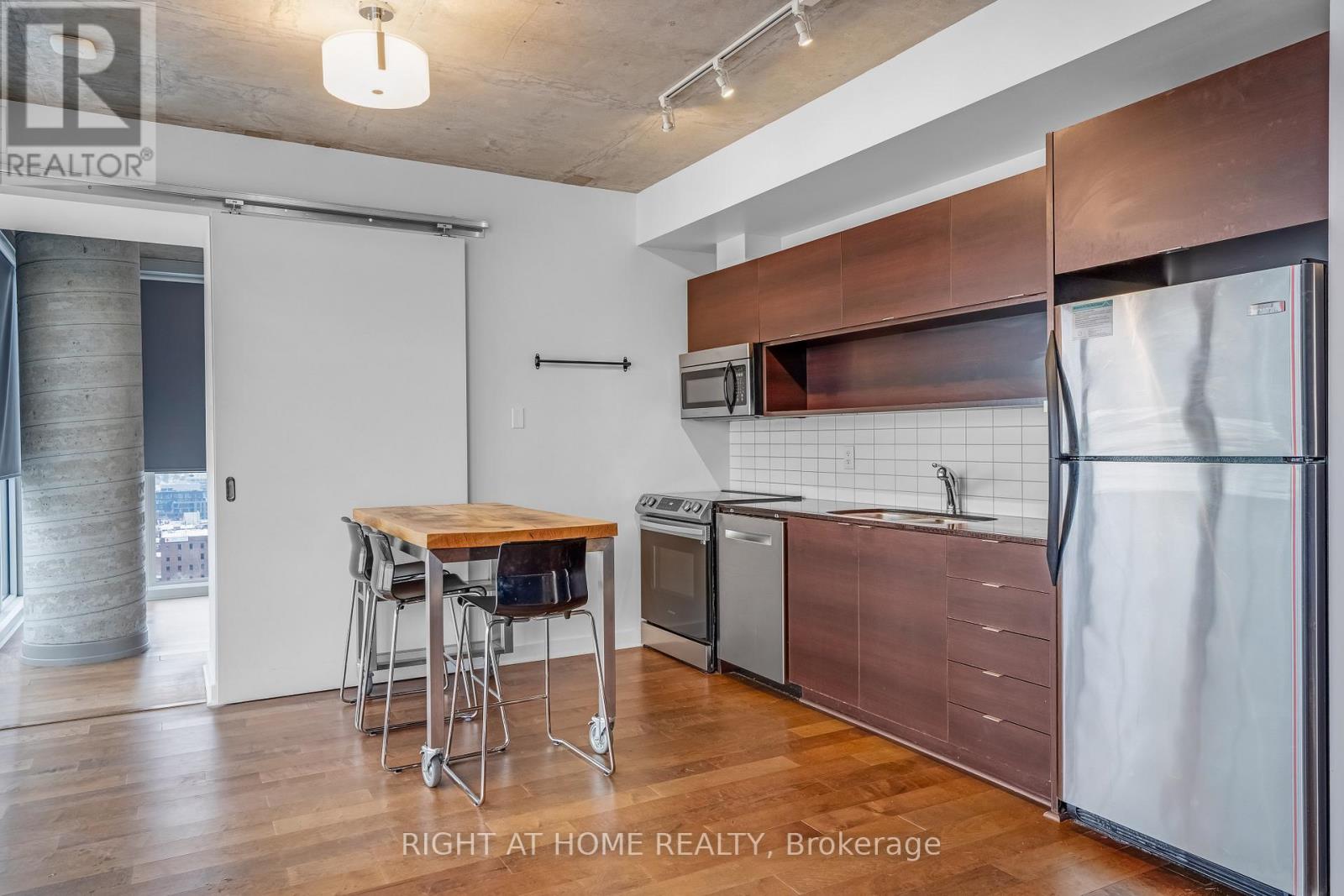 2010 - 324 Laurier Avenue W, Ottawa, Ontario  K1P 0A4 - Photo 15 - X12479130