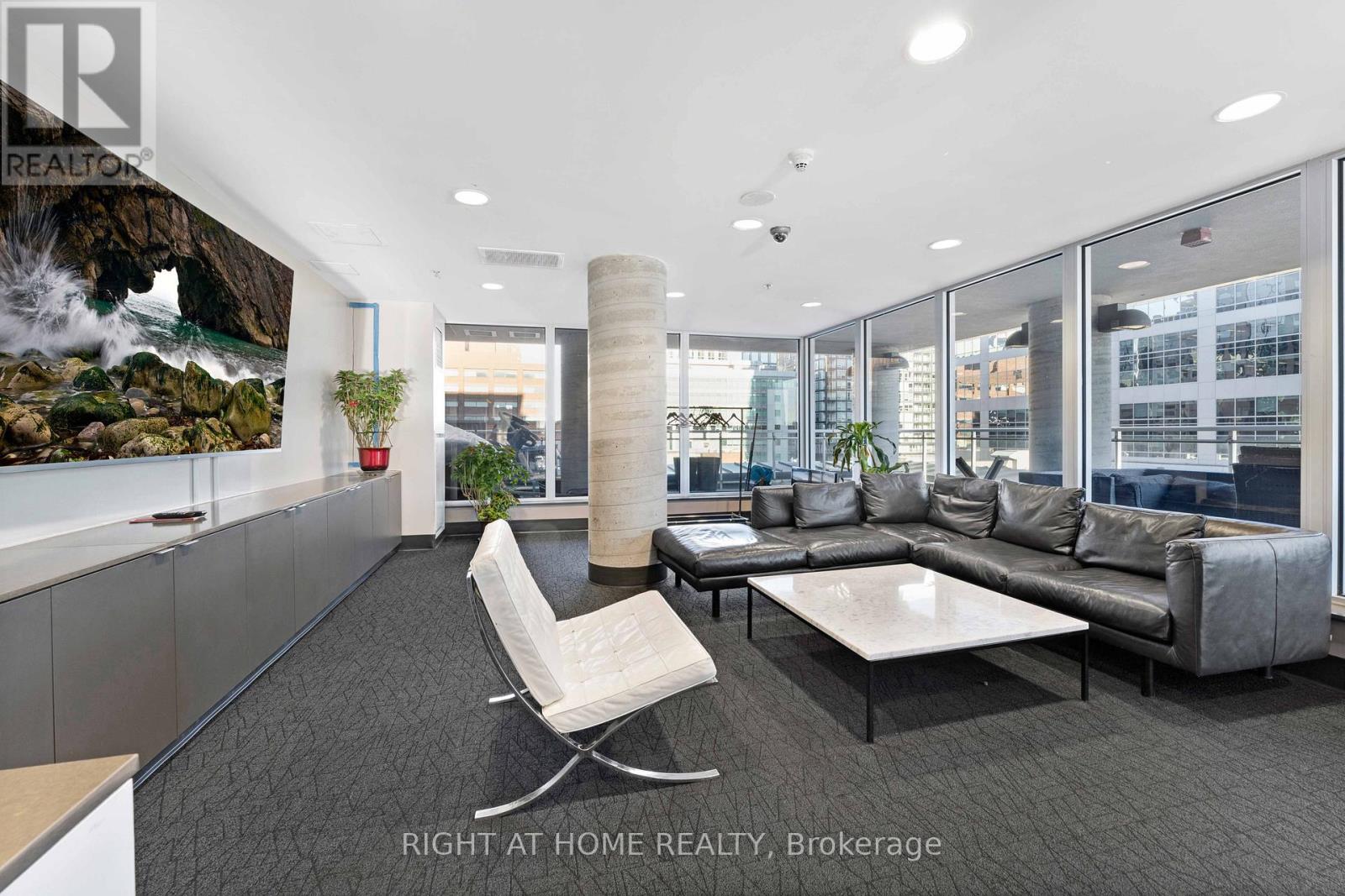 2010 - 324 Laurier Avenue W, Ottawa, Ontario  K1P 0A4 - Photo 31 - X12479130