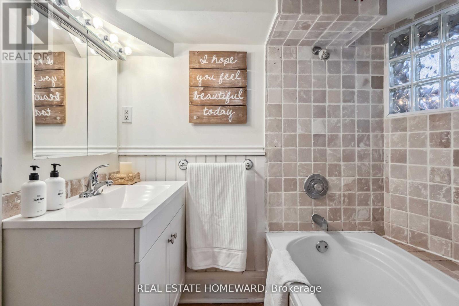 7 Norway Avenue, Toronto, Ontario  M4L 1P7 - Photo 24 - E12616218