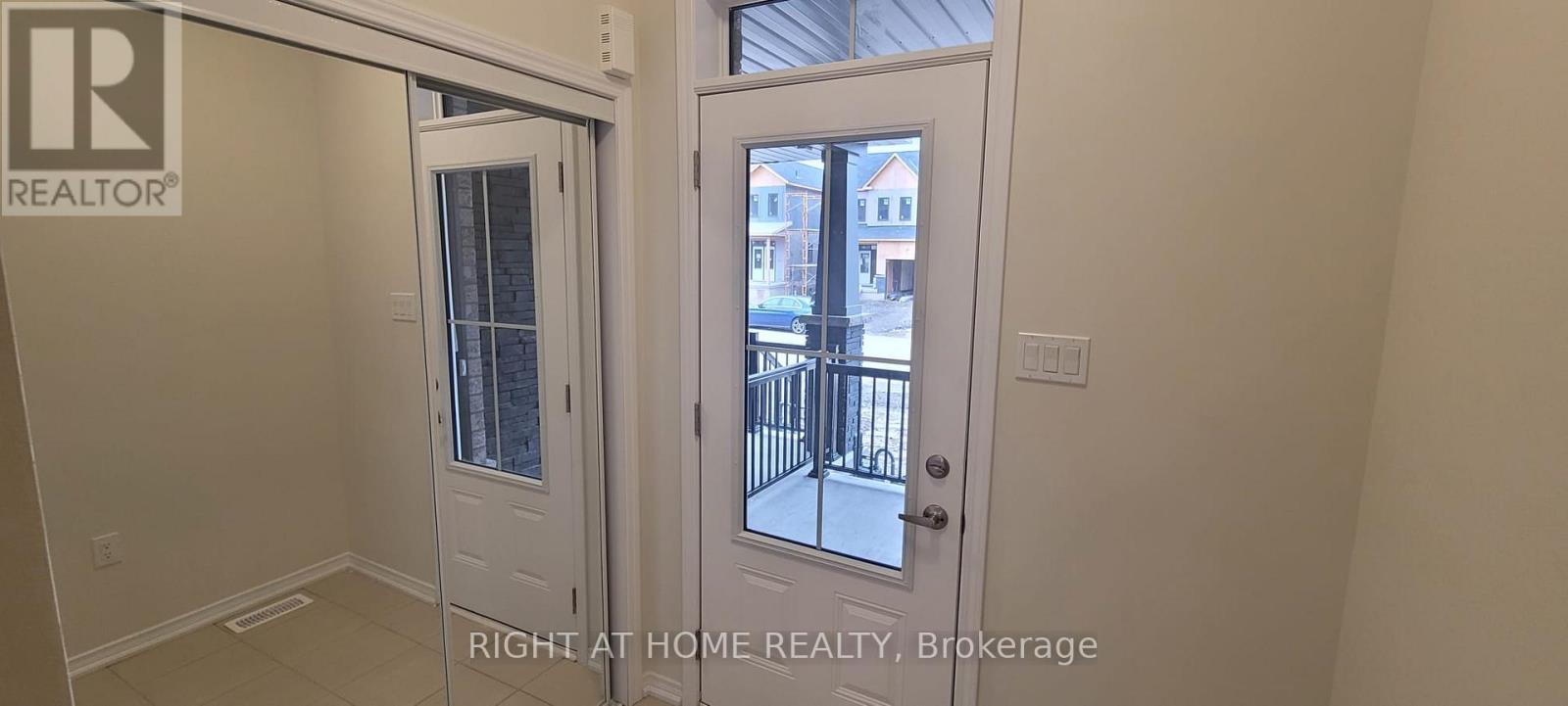 15 Amos Avenue, Brantford, Ontario  N3T 5L5 - Photo 2 - X12614482