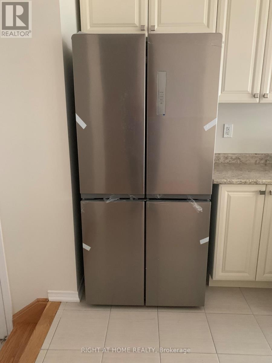 15 Amos Avenue, Brantford, Ontario  N3T 5L5 - Photo 6 - X12614482