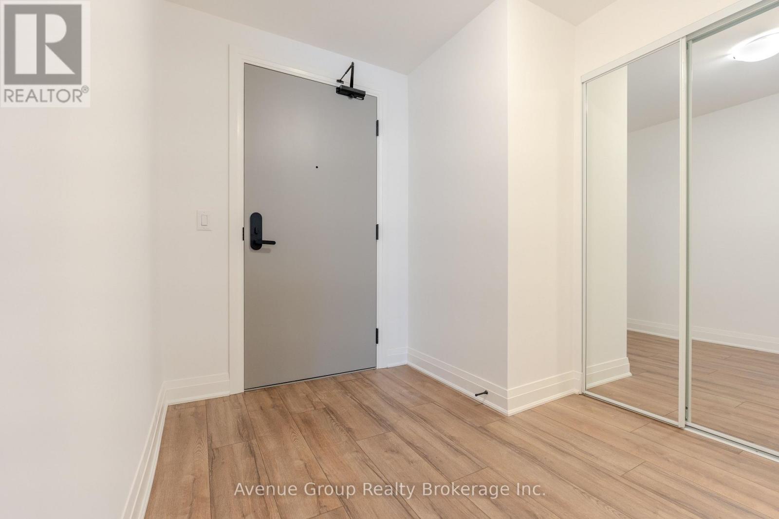 410 - 700 Sheppard Avenue W, Toronto, Ontario  M3H 0G5 - Photo 2 - C12626578