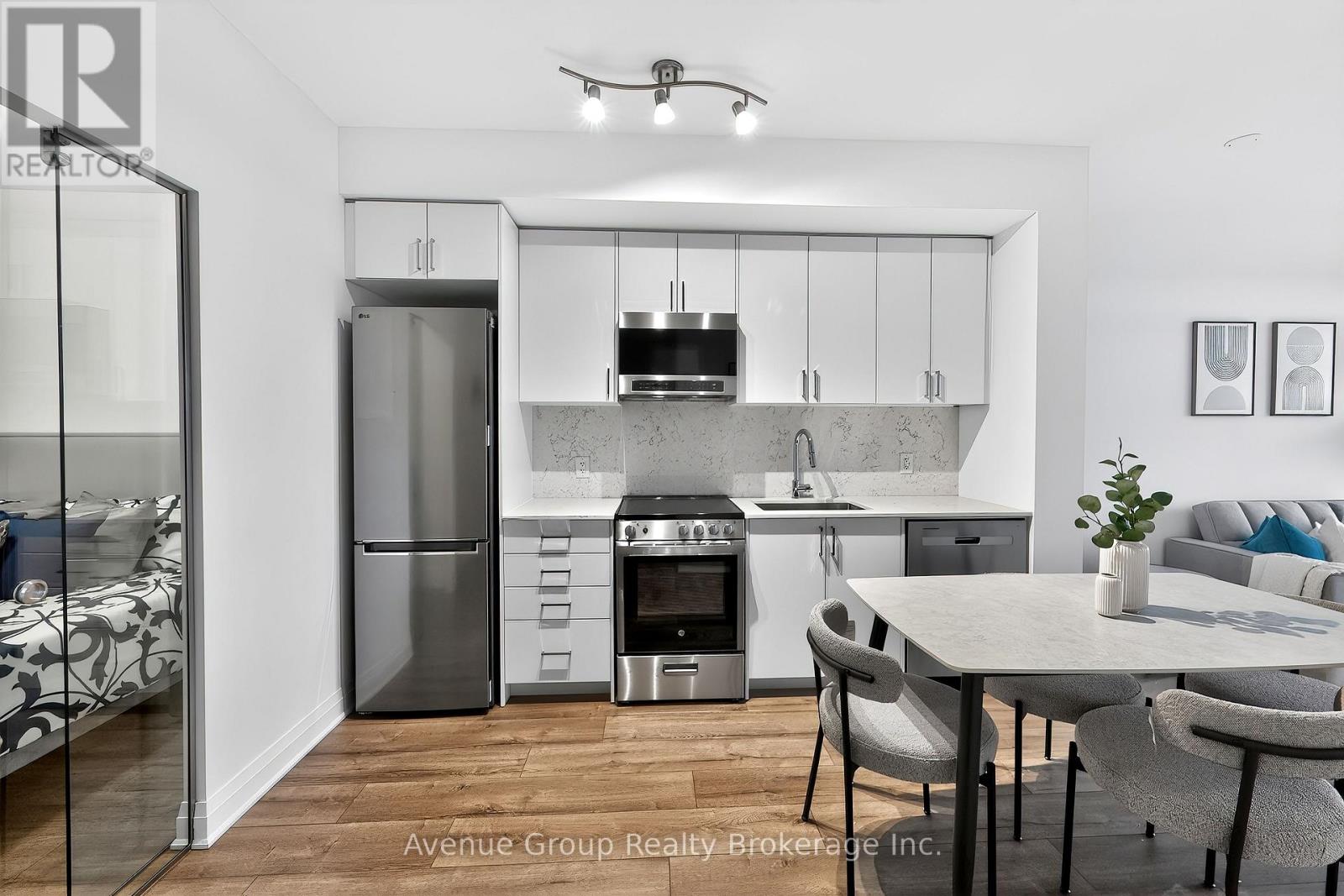 510 - 700 Sheppard Avenue W, Toronto (Bathurst Manor), Ontario  M3H 0G5 - Photo 6 - C12626580