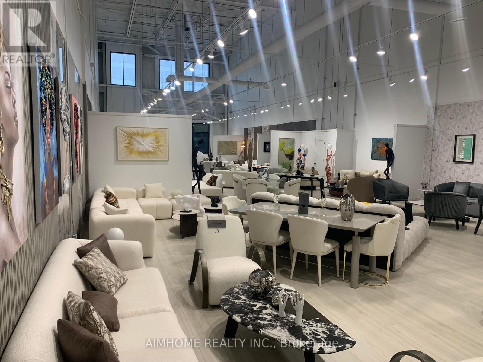 2 - 32 Don Hillock Drive, Aurora, Ontario L4G 0H6 - Photo 6 - N12626576