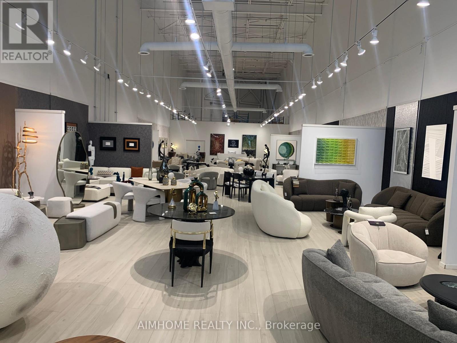 2 - 32 Don Hillock Drive, Aurora, Ontario L4G 0H6 - Photo 7 - N12626576