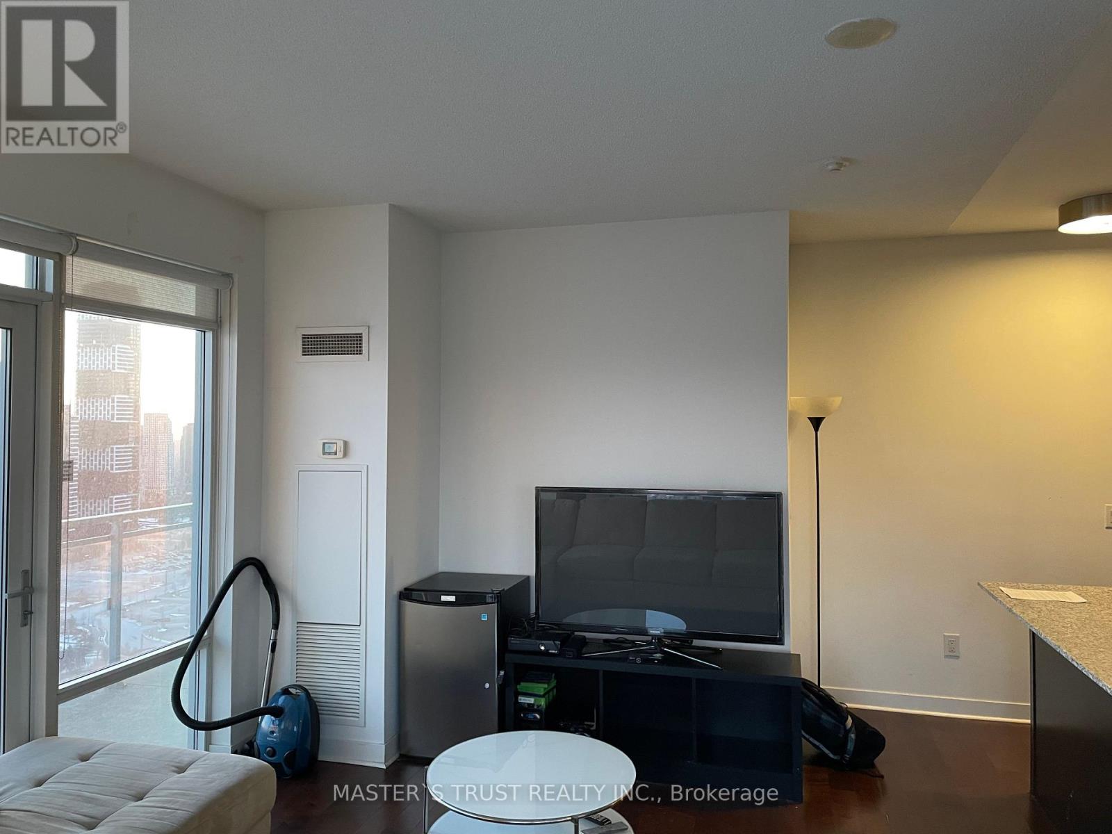2911 - 360 Square One Drive, Mississauga, Ontario  L5B 0G2 - Photo 6 - W12626562