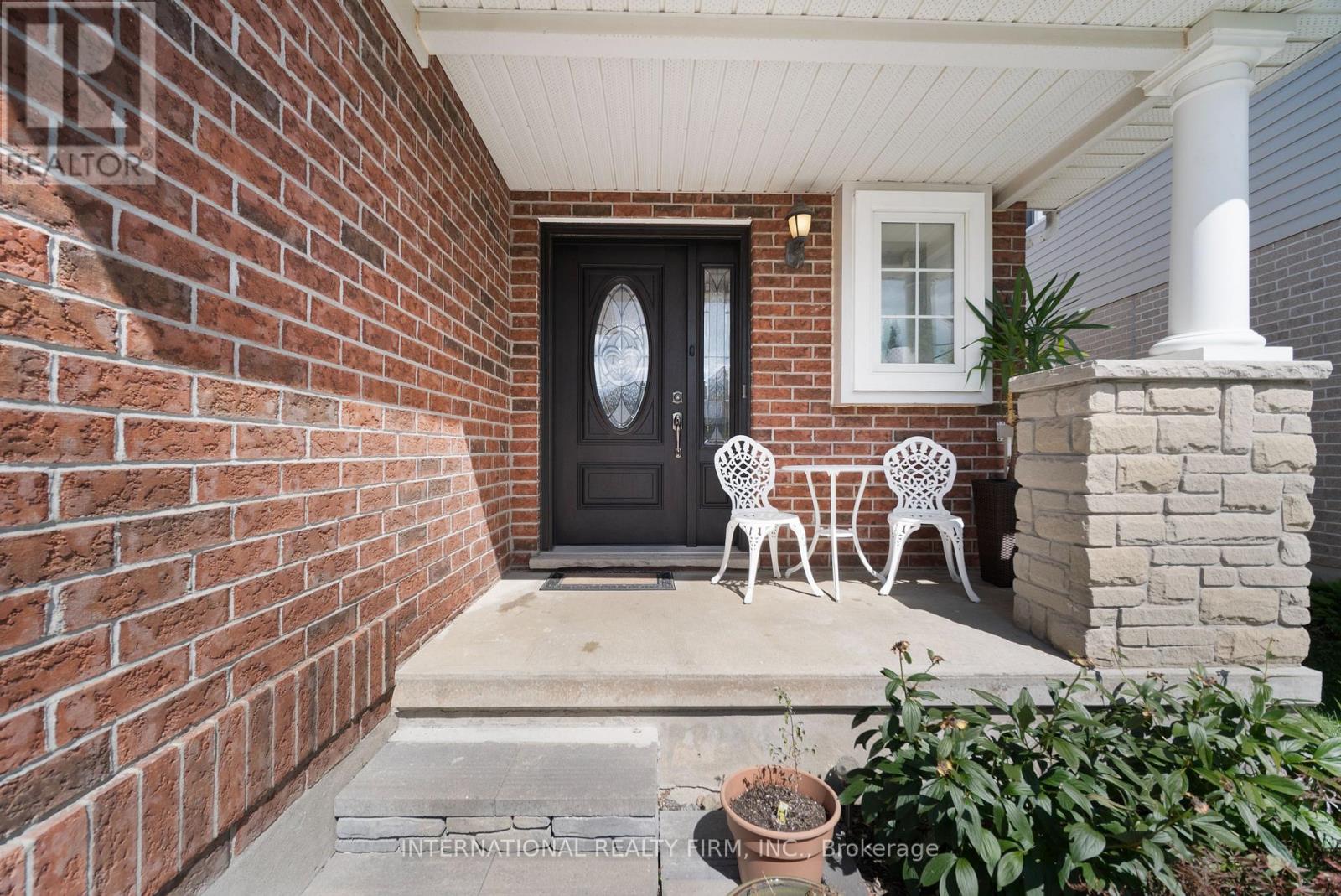 1055 Crosscreek Crescent, London East, Ontario  N5Y 6K9 - Photo 2 - X12626566