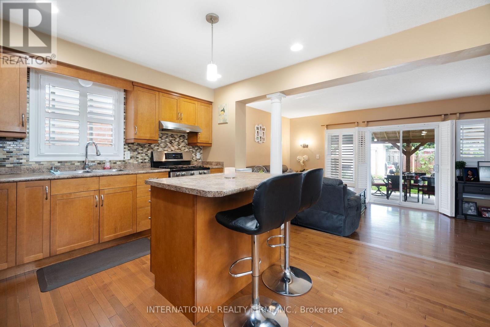 1055 Crosscreek Crescent, London East, Ontario  N5Y 6K9 - Photo 9 - X12626566