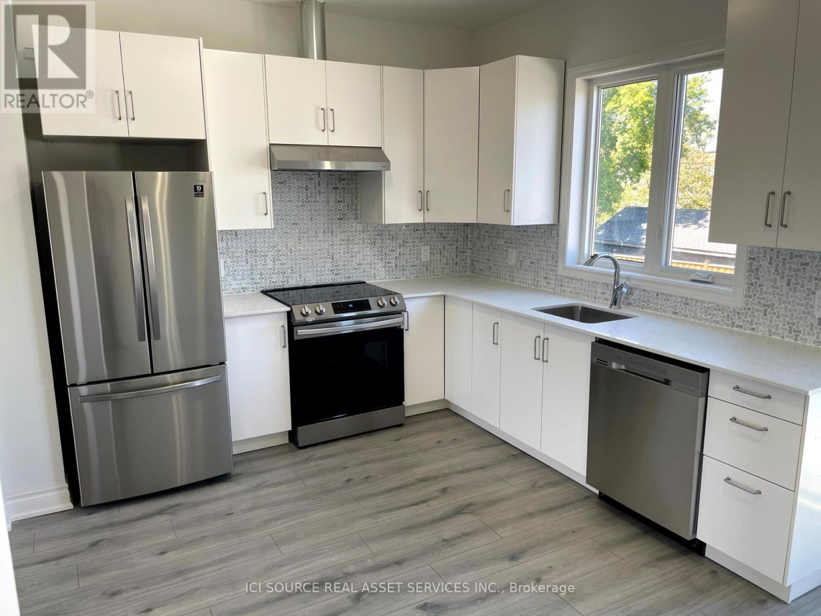 2 - 17 East Street, St. Catharines, Ontario  L2R 3Y9 - Photo 4 - X12626592