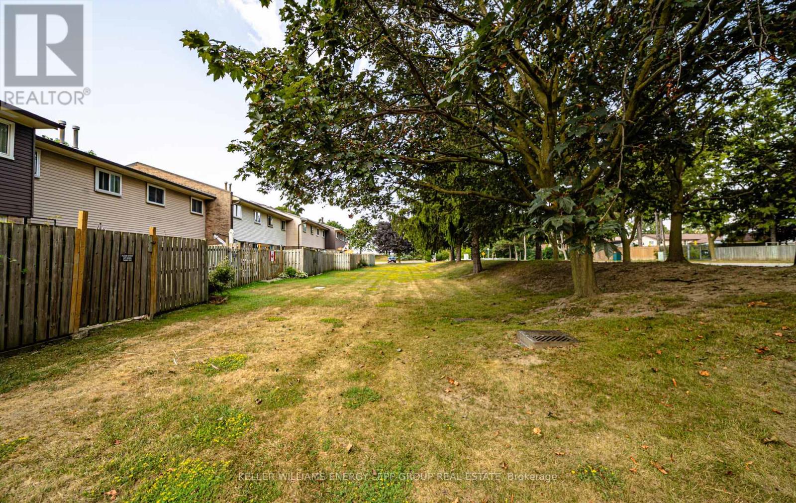 9 - 945 Burns Street W, Whitby, Ontario  L1N 6J5 - Photo 32 - E12626602