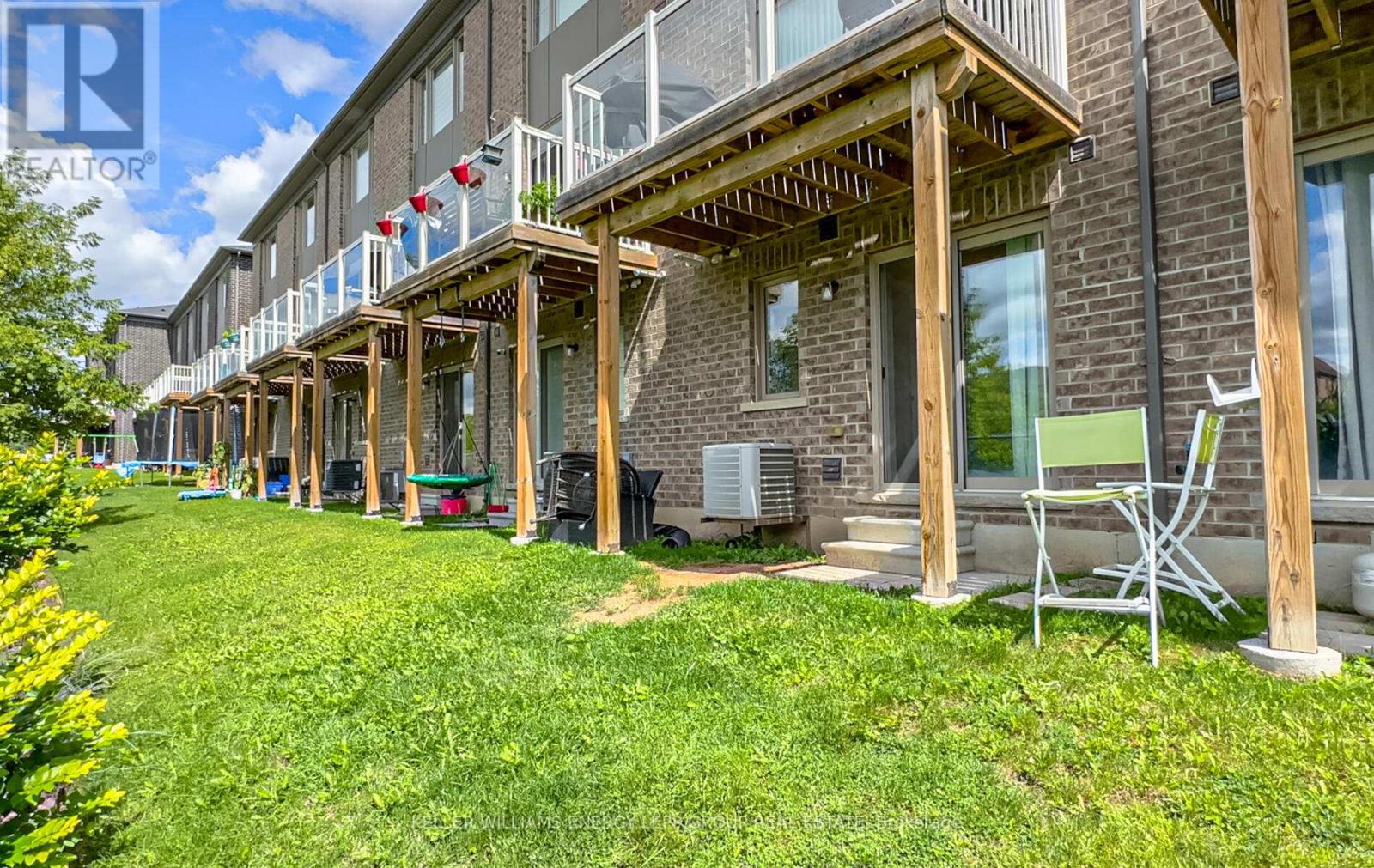 9 - 384 Arctic Red Drive, Oshawa, Ontario  L1L 0M5 - Photo 3 - E12626632