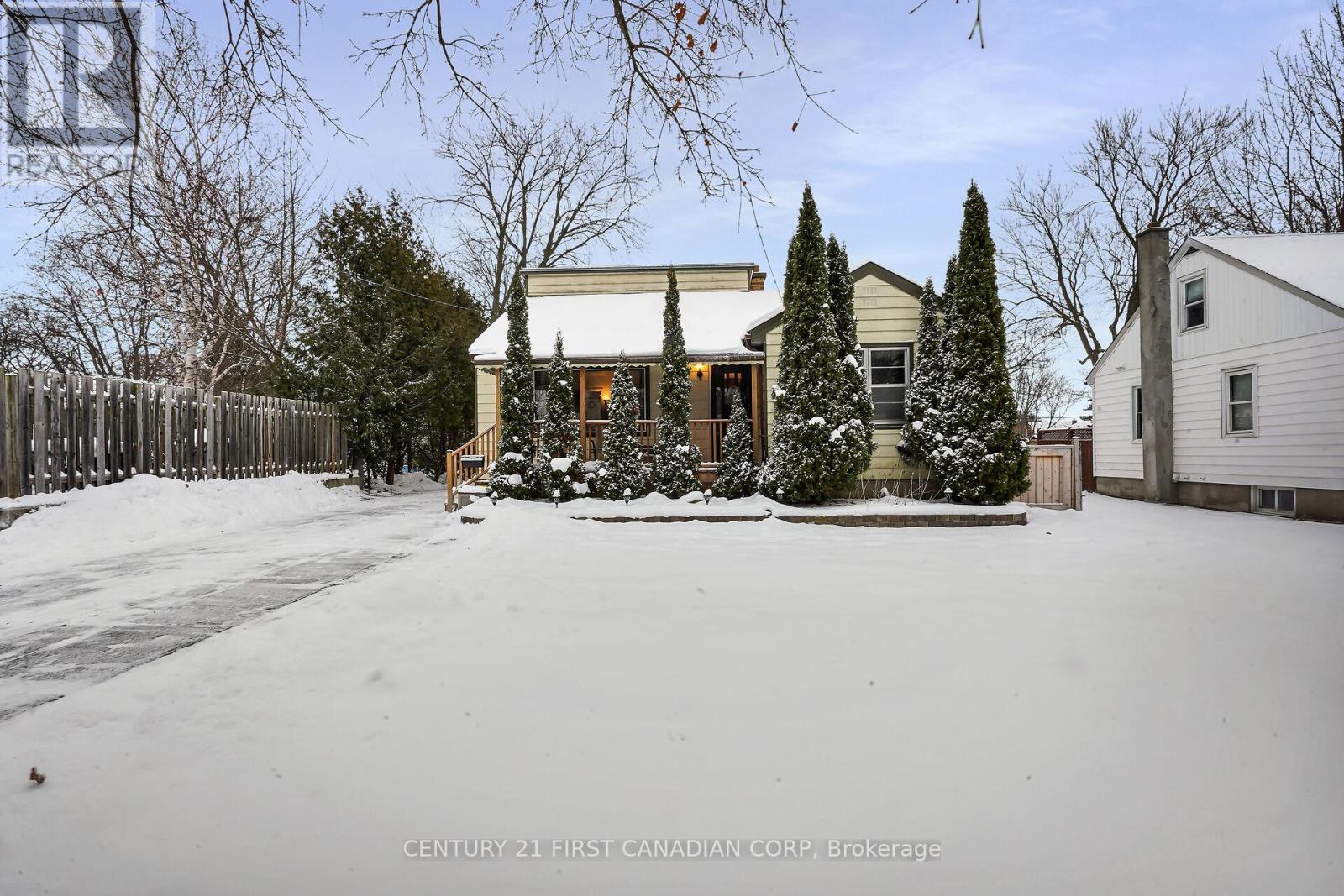 Photo 3 of 50 for 1885 Churchill Avenue