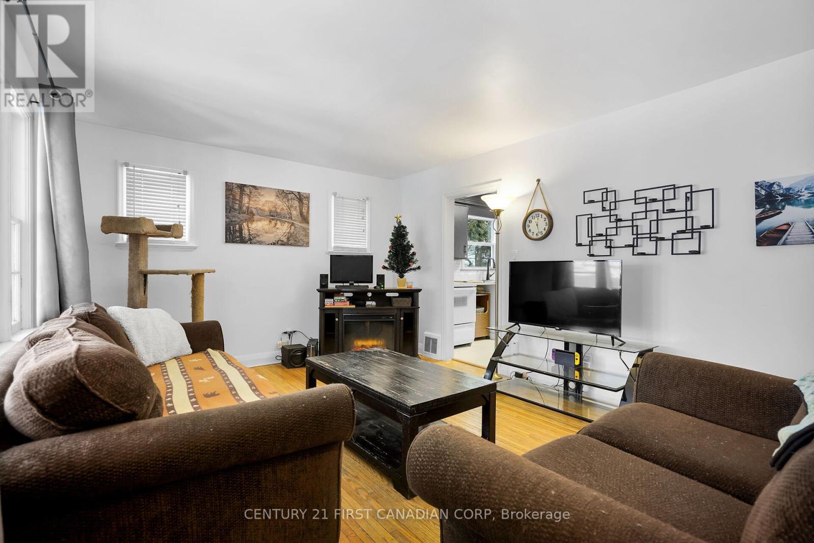 Photo 7 of 50 for 1885 Churchill Avenue