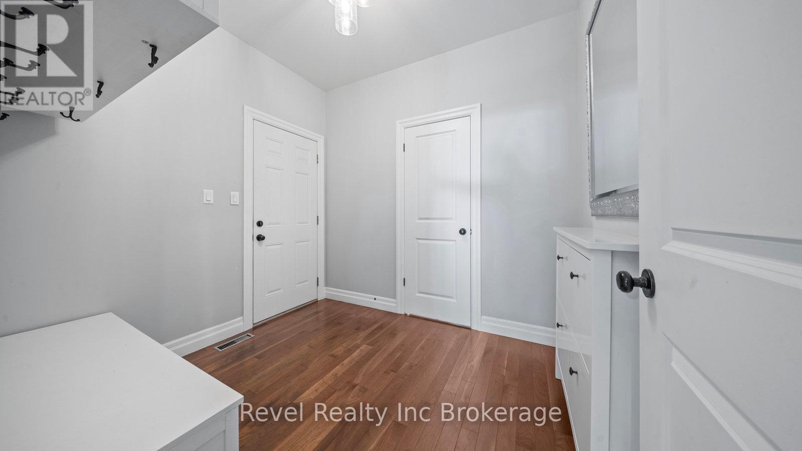 624 Devonshire Avenue, Woodstock (Woodstock - North), Ontario  N4S 5R2 - Photo 18 - X12626600