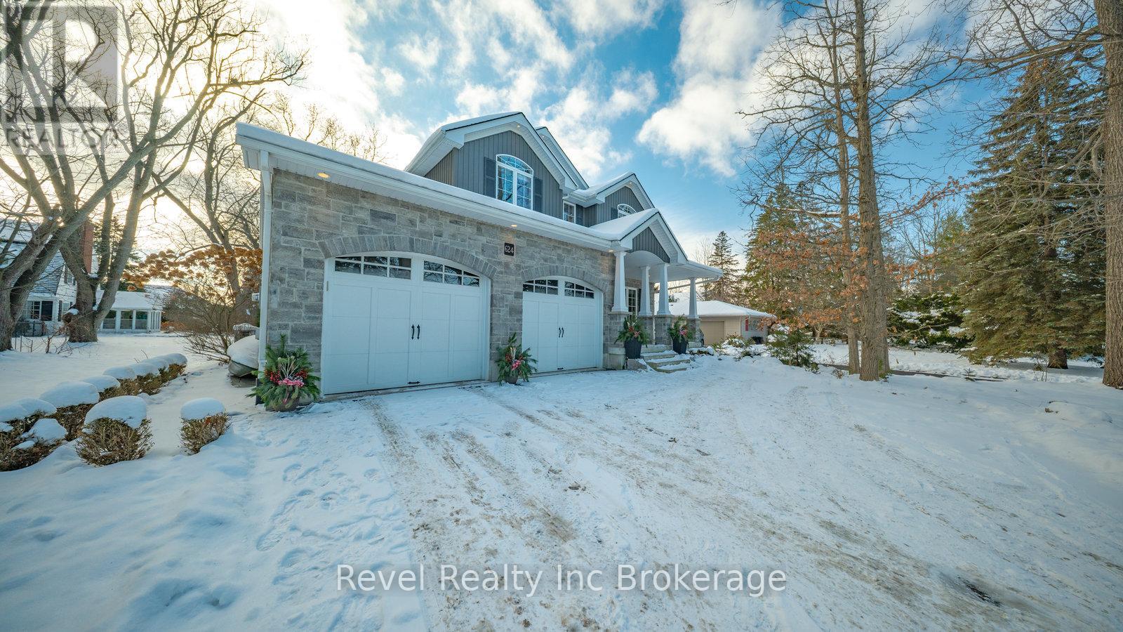 624 Devonshire Avenue, Woodstock (Woodstock - North), Ontario  N4S 5R2 - Photo 2 - X12626600