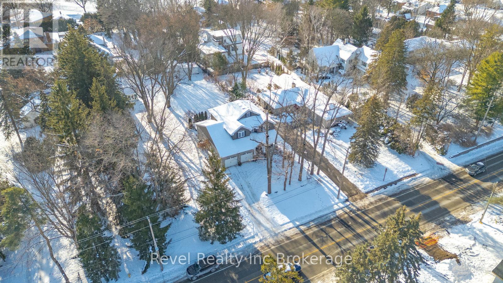 624 Devonshire Avenue, Woodstock (Woodstock - North), Ontario  N4S 5R2 - Photo 4 - X12626600