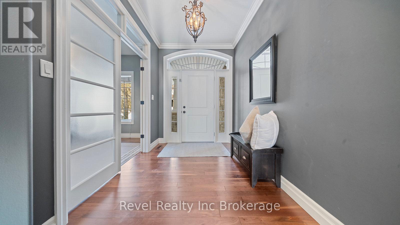 624 Devonshire Avenue, Woodstock (Woodstock - North), Ontario  N4S 5R2 - Photo 5 - X12626600