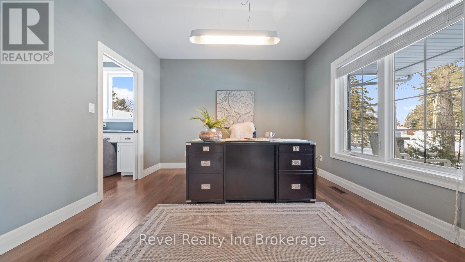 624 Devonshire Avenue, Woodstock (Woodstock - North), Ontario  N4S 5R2 - Photo 6 - X12626600