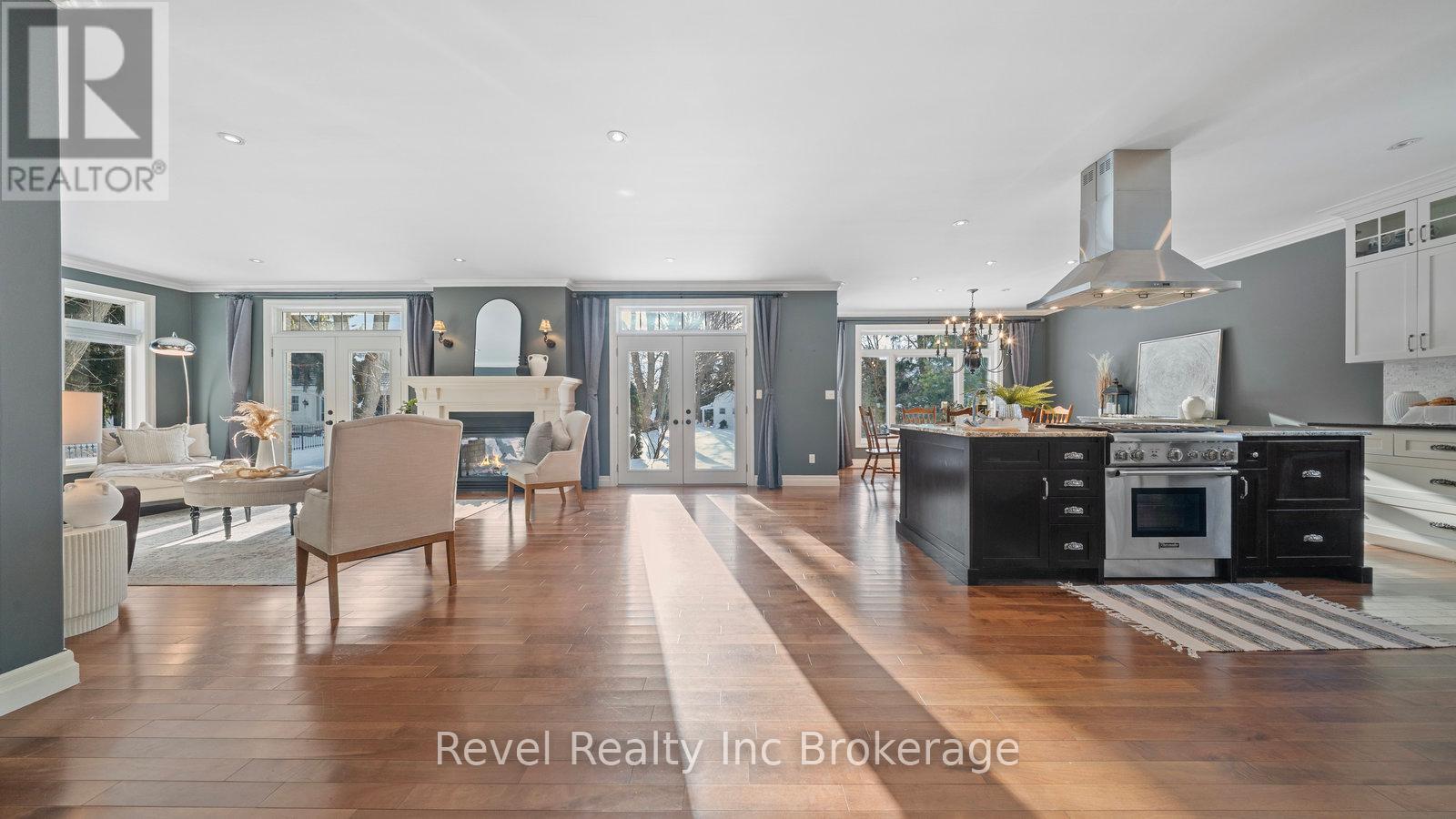 624 Devonshire Avenue, Woodstock (Woodstock - North), Ontario  N4S 5R2 - Photo 7 - X12626600