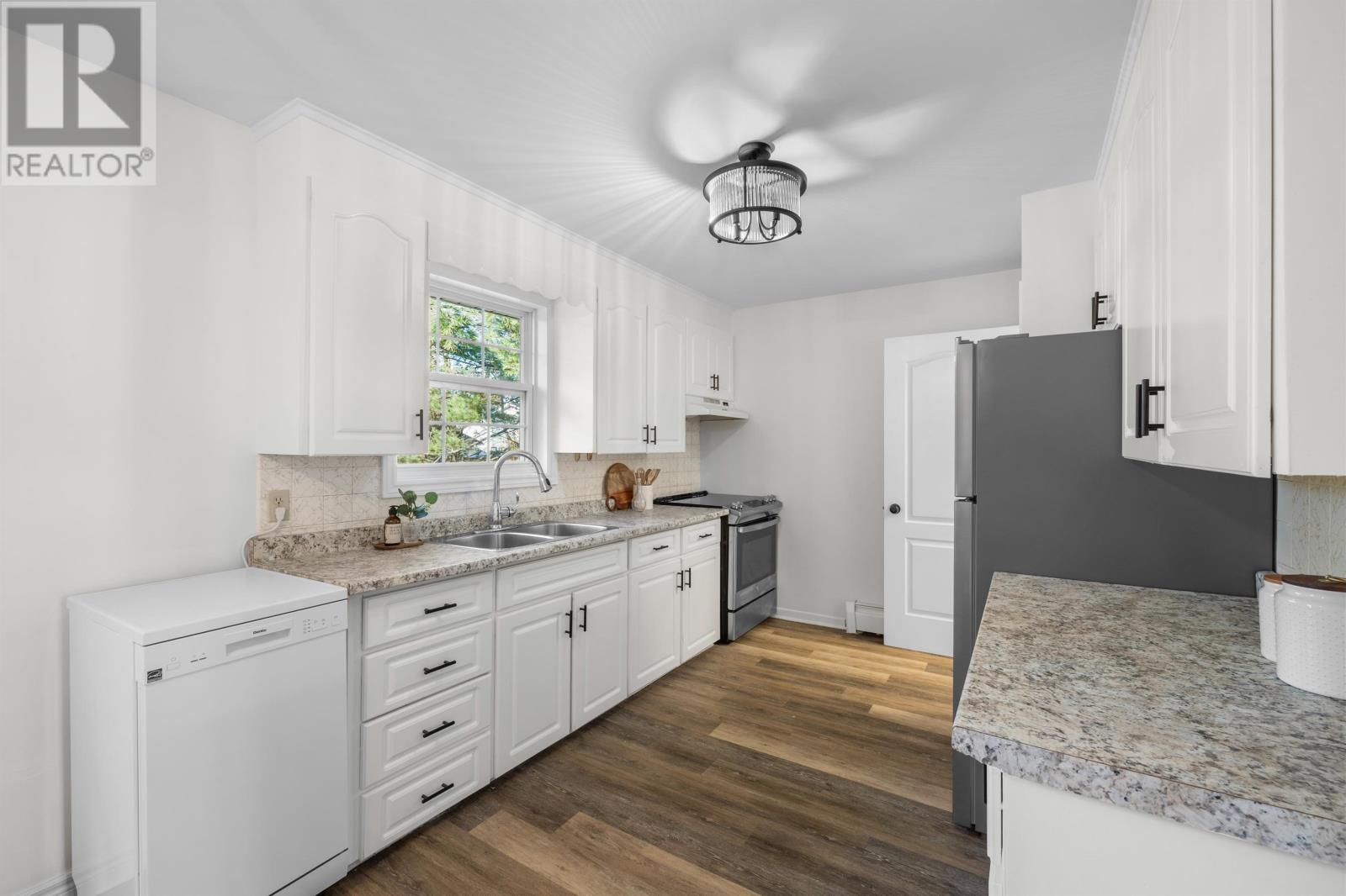 33 Dunkirk Street, Charlottetown, Prince Edward Island  C1A 3Z7 - Photo 10 - 202529316