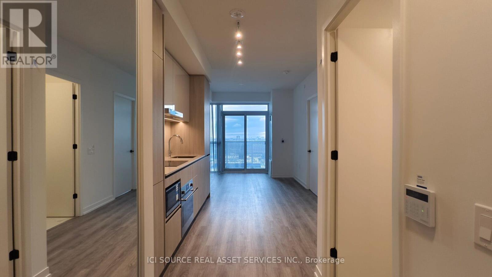 2311 - 8 INTERCHANGE WAY, Vaughan, Ontario