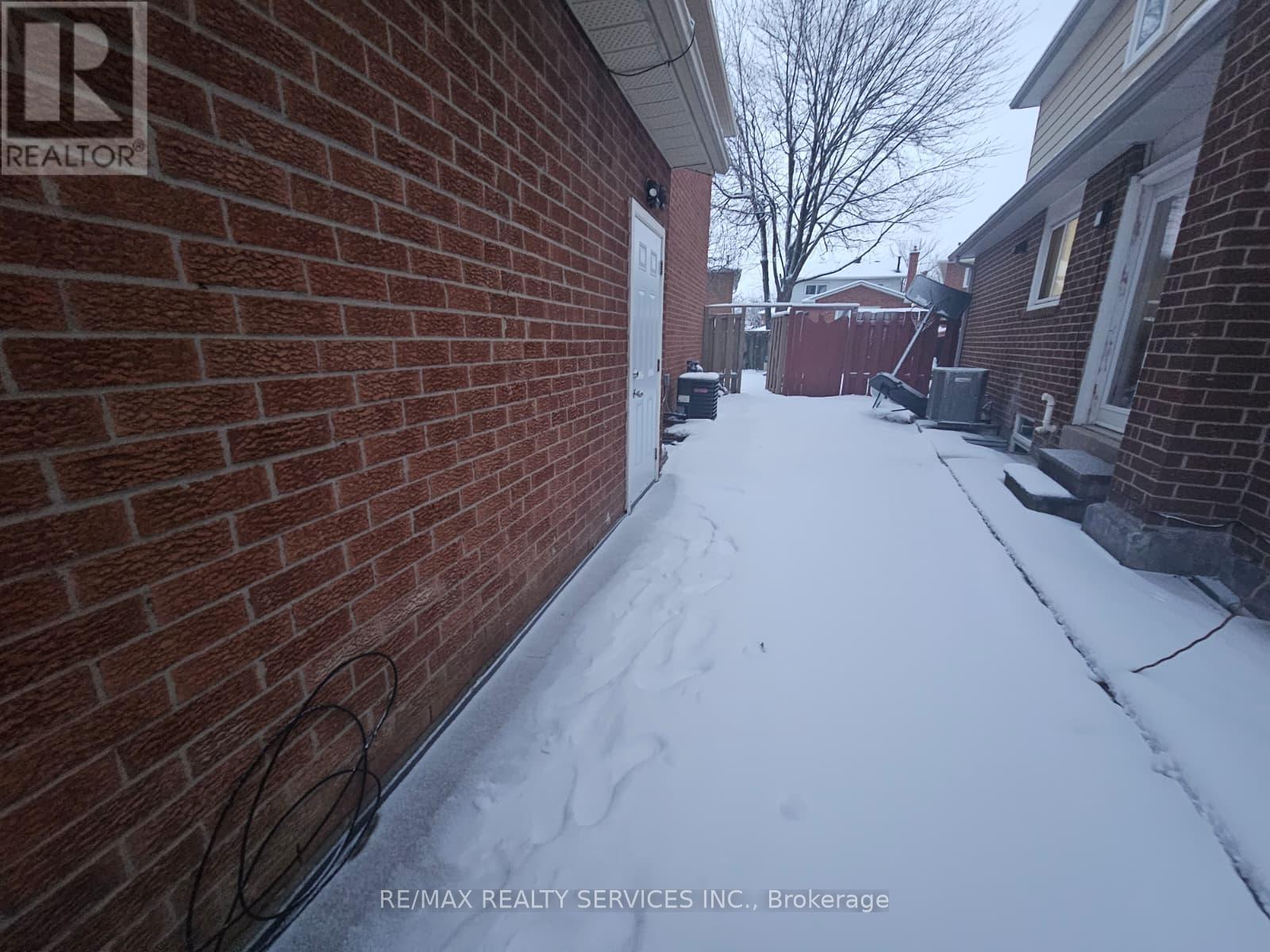 (Basement) - 4 Trewartha Crescent, Brampton (Heart Lake West), Ontario  L6Z 1X4 - Photo 2 - W12626606