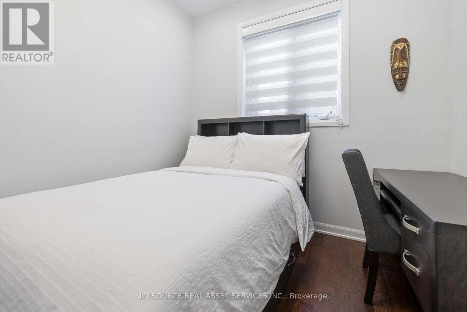 Upper - 733 Coast Circle, Ottawa, Ontario  K4M 0J4 - Photo 12 - X12626598