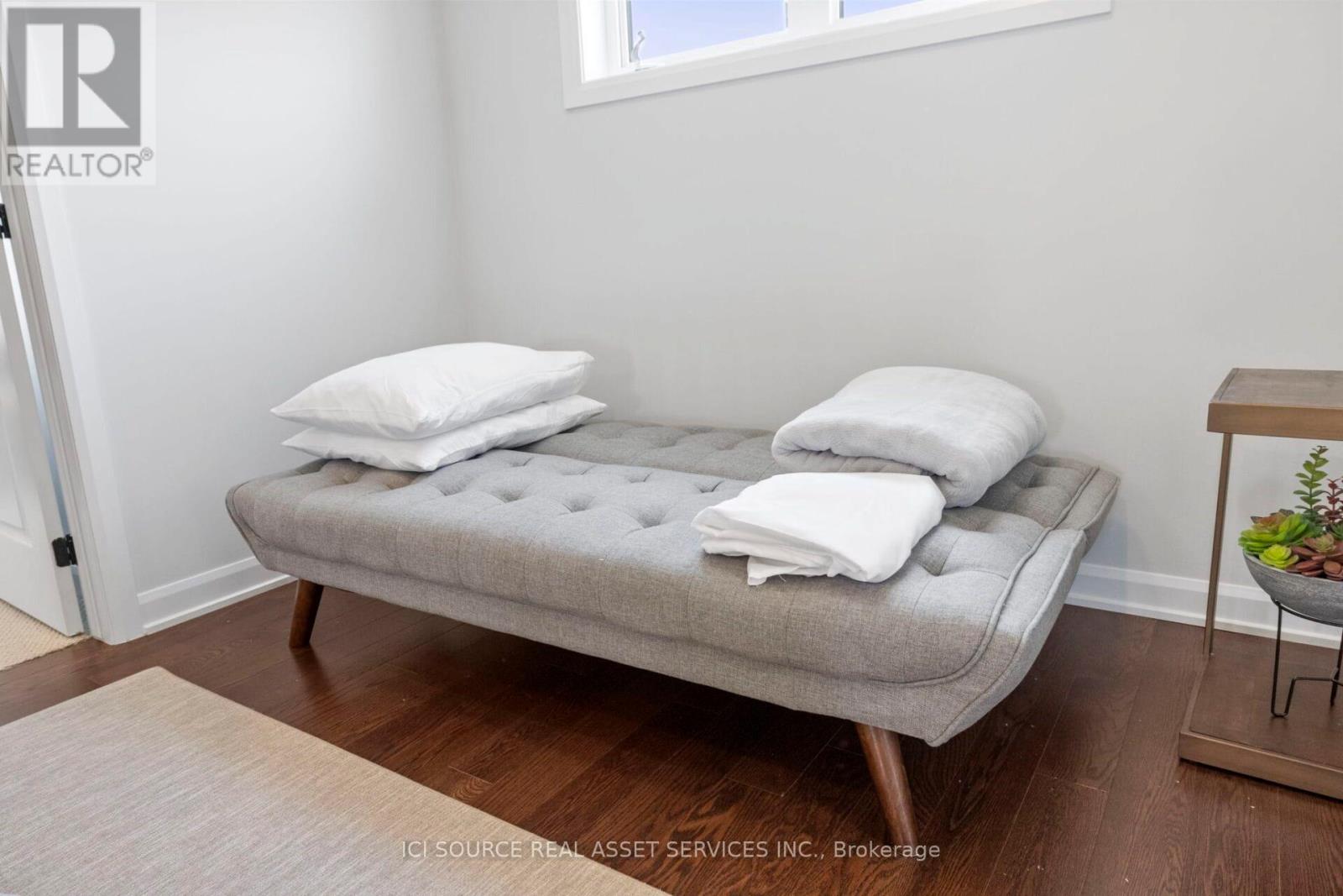 Upper - 733 Coast Circle, Ottawa, Ontario  K4M 0J4 - Photo 20 - X12626598